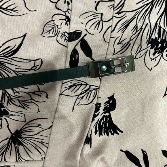 City Chic Floral Dress - Picture 2 of 3